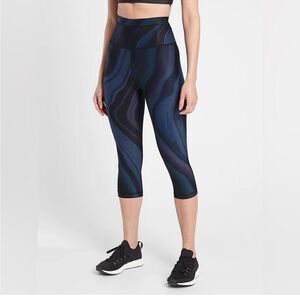 ATHLETA Accelerate Geode Blue Crop Size Small EUC $79
